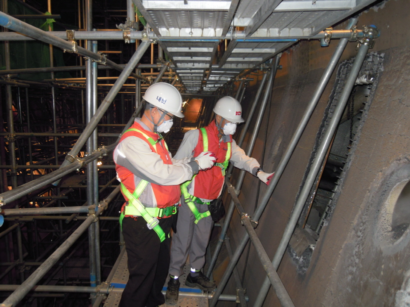 130527-헤드라인 사진.jpg