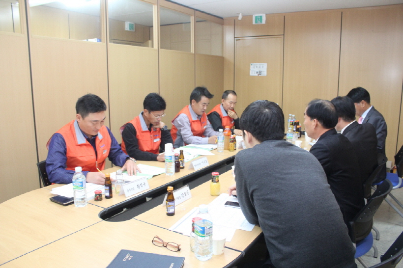 131029-13년 제2차 임금실무교섭 사진.jpg